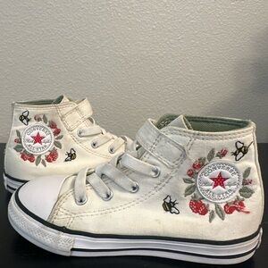 CONVERSE Chuck Taylor All Star Hi Berries And Bees Hightop Sneakers Toddler 10